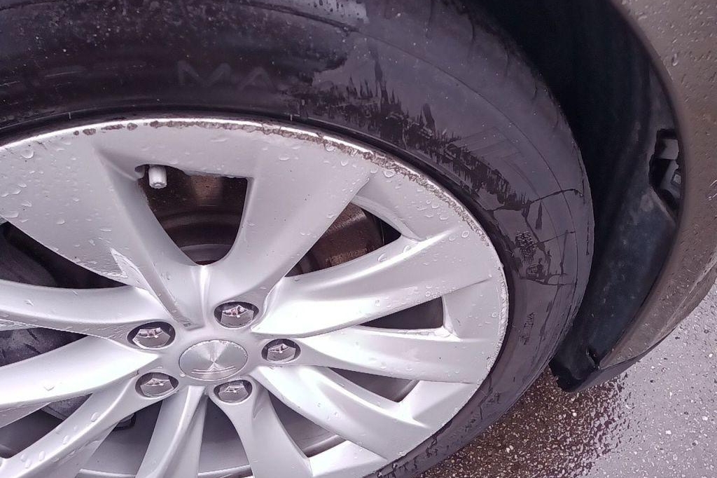 Tesla Model S 2016 фото 12