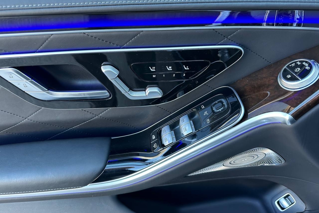 Mercedes-Benz S-Class 2024 фото 9