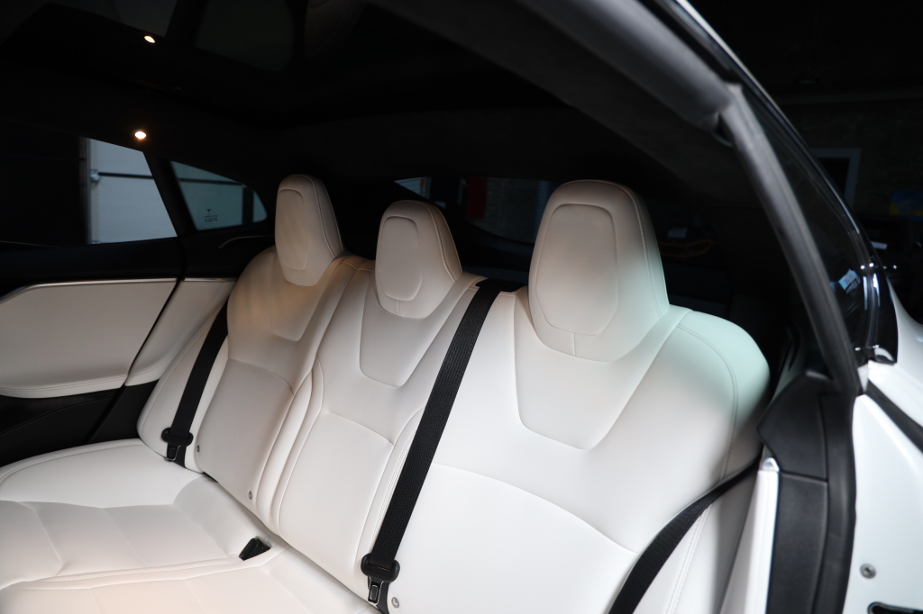 Tesla Model S 2017 фото 46