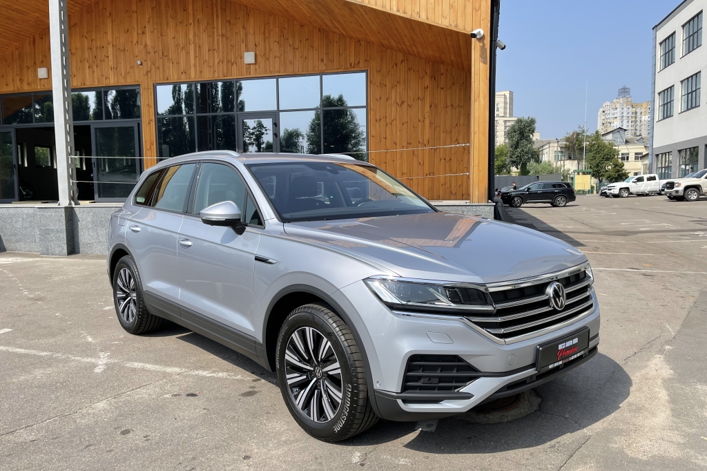 Volkswagen Touareg Silver 3.0TDI 2021 photo 3