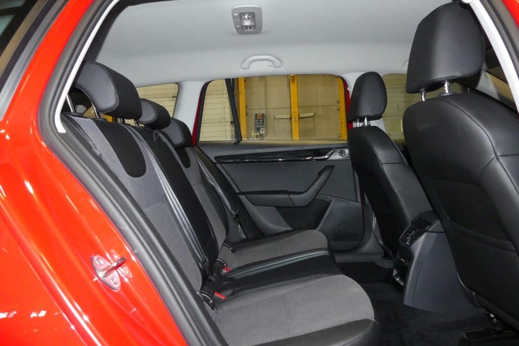 Skoda Octavia Combi 2019 photo 3