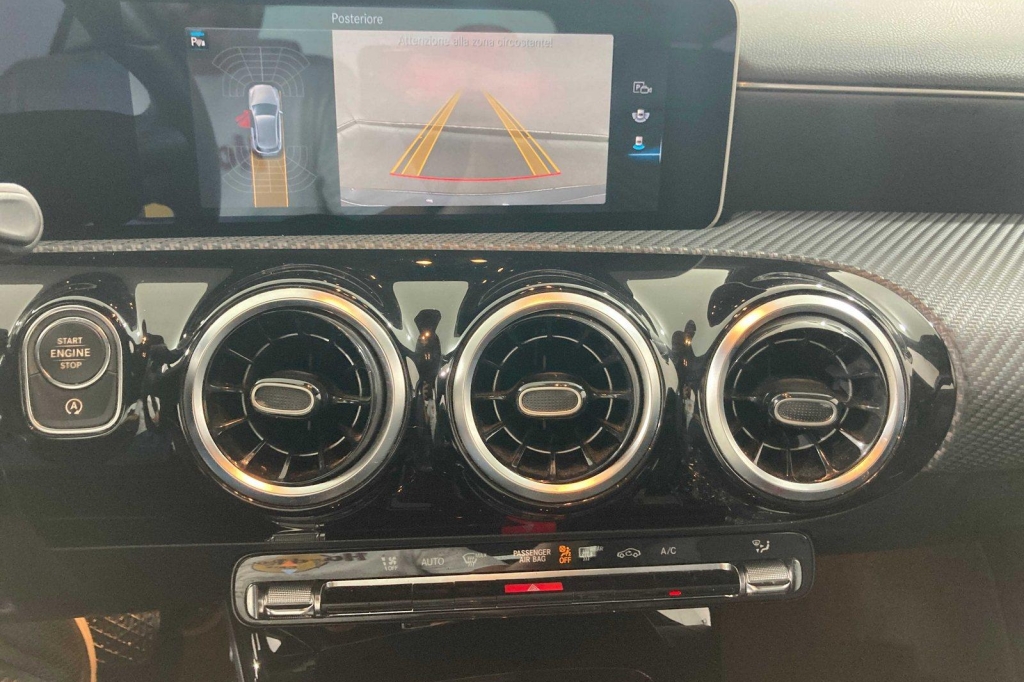 Mercedes-Benz A-Klasse 2018 фото 1