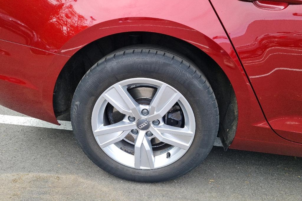 Audi A4 2017 фото 14