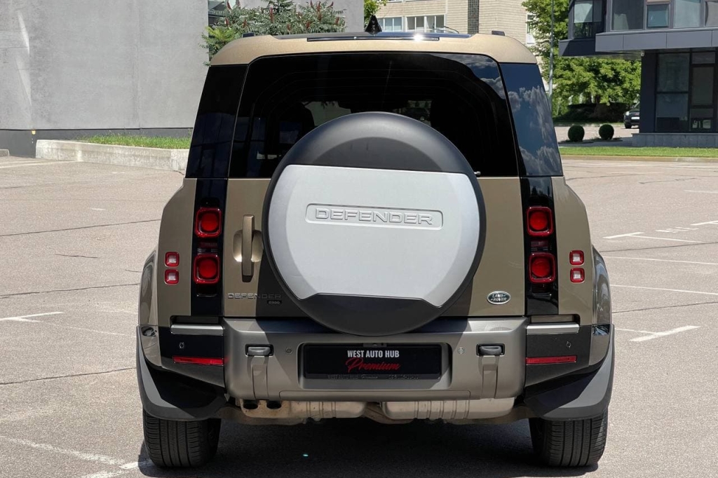 Land Rover Defender P300 XDynamic 2021 фото 8