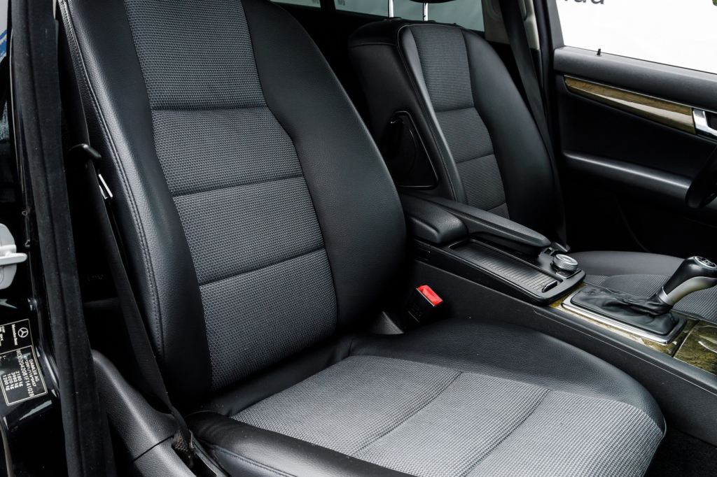 Mercedes-Benz C 220 Avantgarde 2008 photo 18