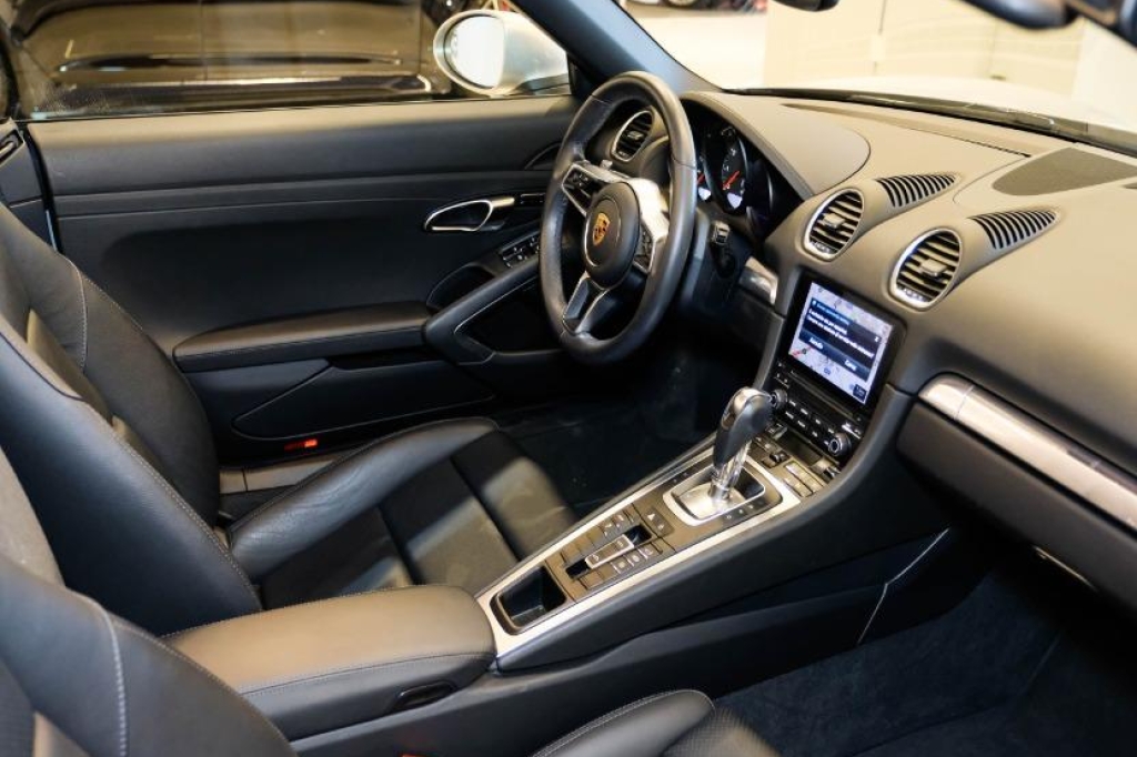 Porsche Boxster 2019 фото 8