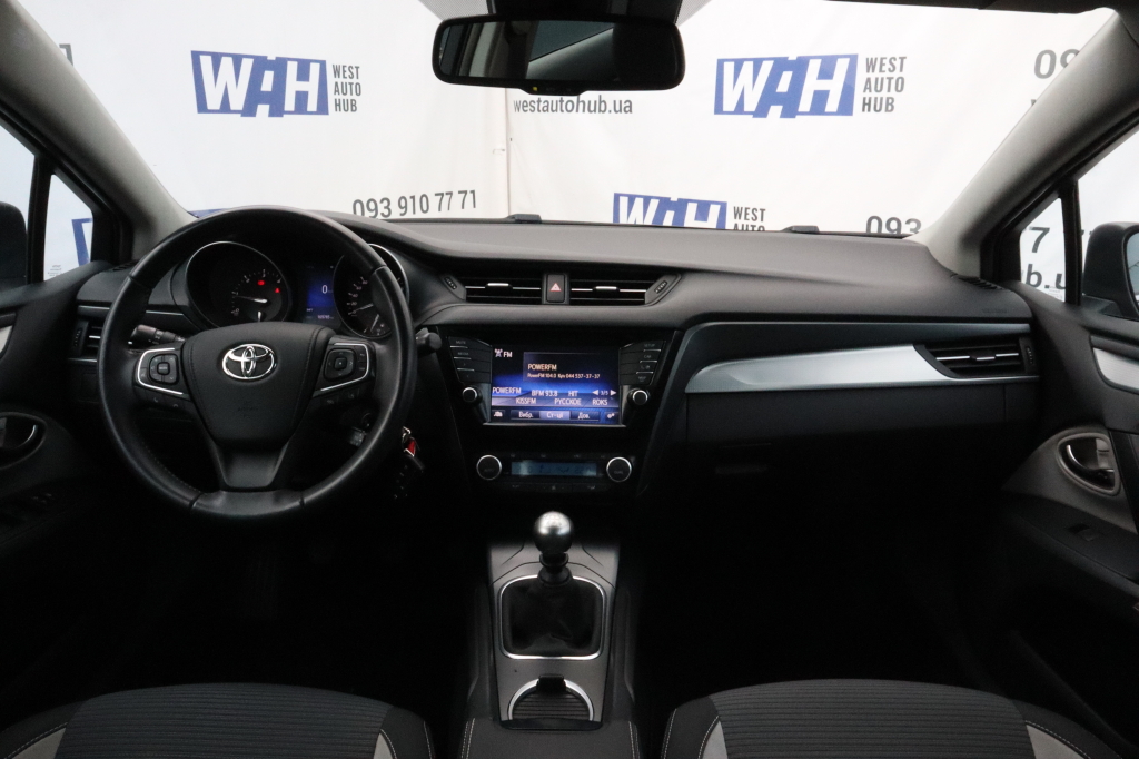 Toyota Avensis photo 6