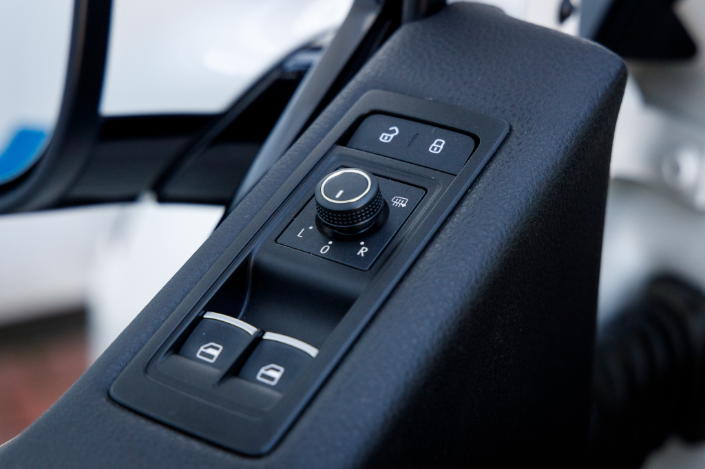 Volkswagen Multivan Highline 2016 photo 29