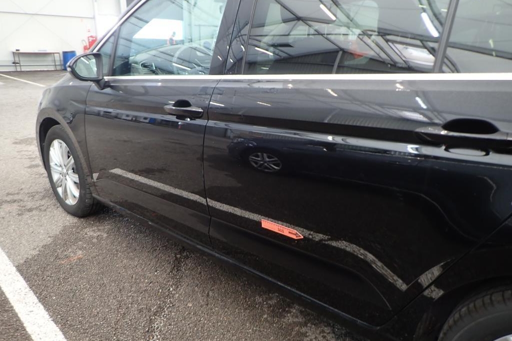 Volkswagen Touran 2017 фото 9