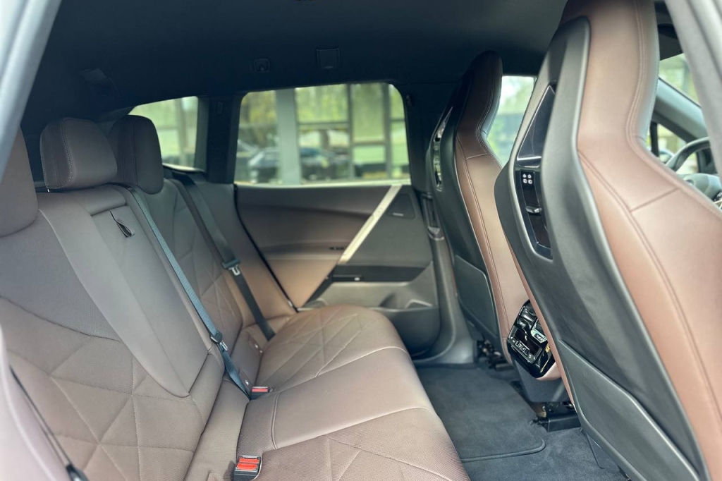 BMW iX xDrive40 2021 фото 17