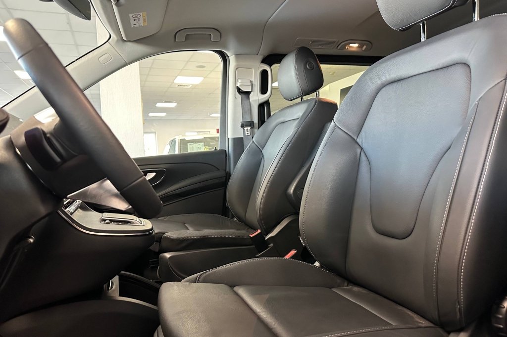 Mercedes-Benz EQV Long 2025 фото 9