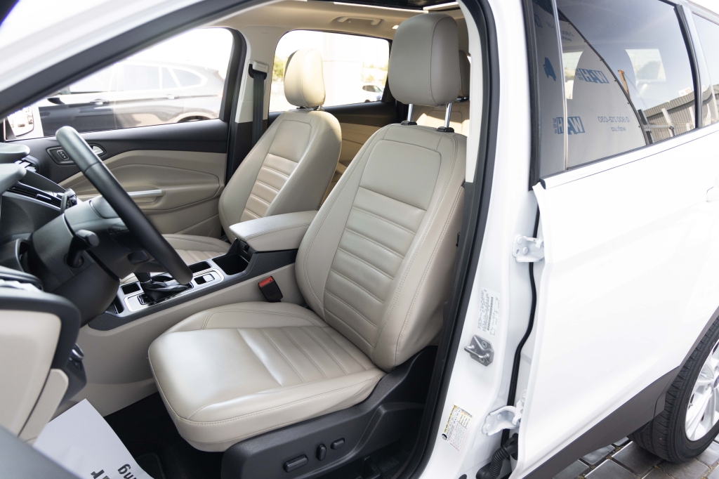 Ford Escape SEL 2019 photo 16