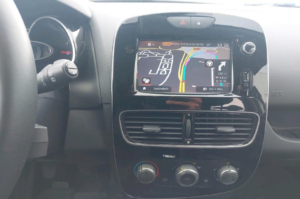 Renault Clio 2018 photo 2