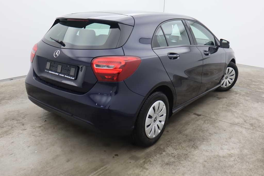 Mercedes-Benz A-Klasse 2017 фото 1