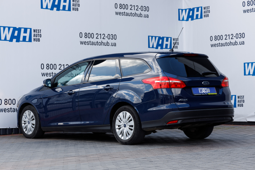 Ford Focus 2016 фото 16