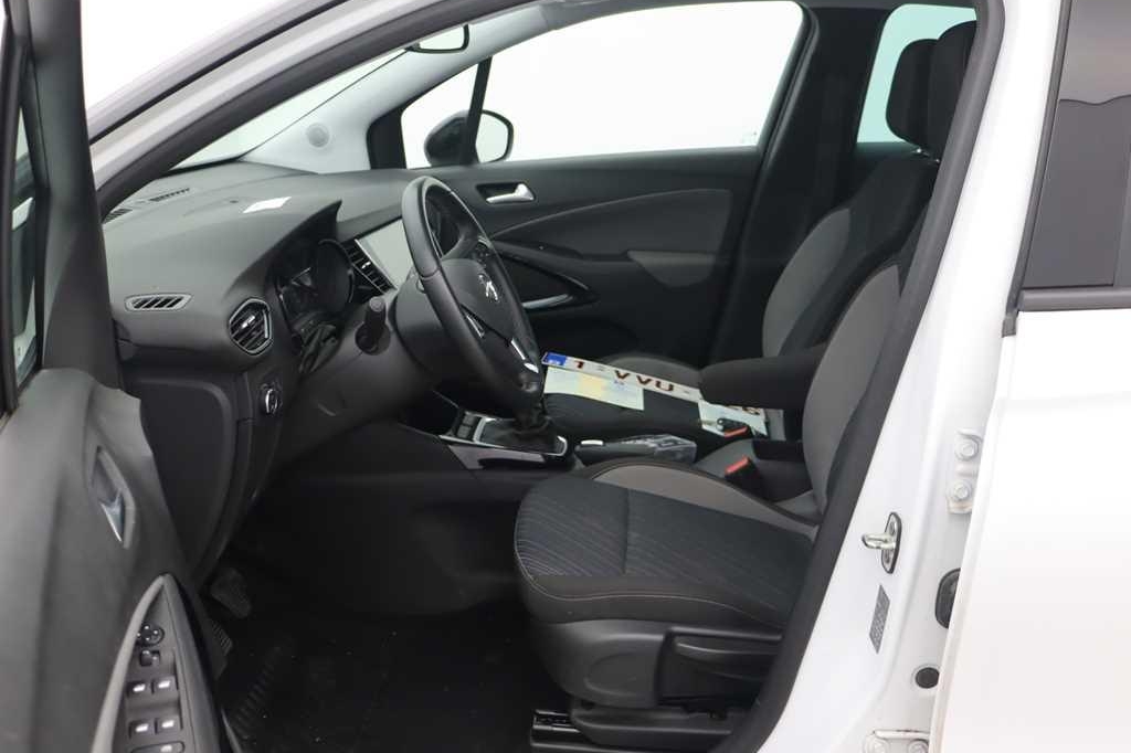 Opel Crossland X 2019 фото 1