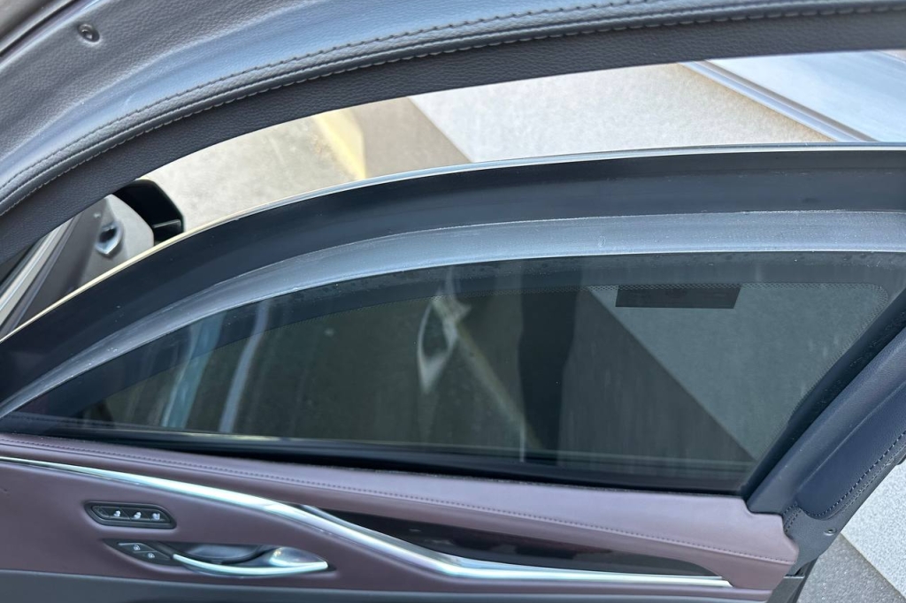 Cadillac Escalade Platinum 4WD 2022 фото 15