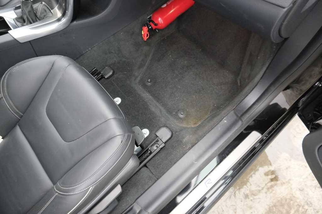 Volvo V60 2018 фото 10