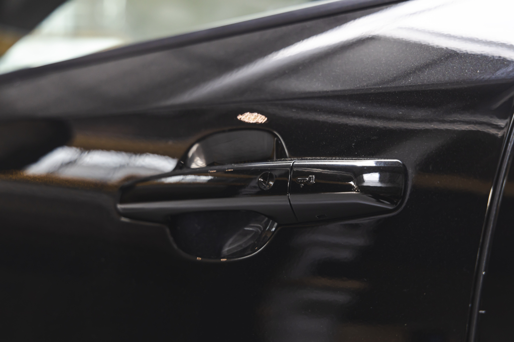 Jaguar E-Pace 2018 фото 14