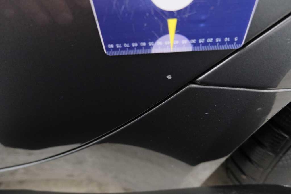 Jaguar XE 2015 фото 21