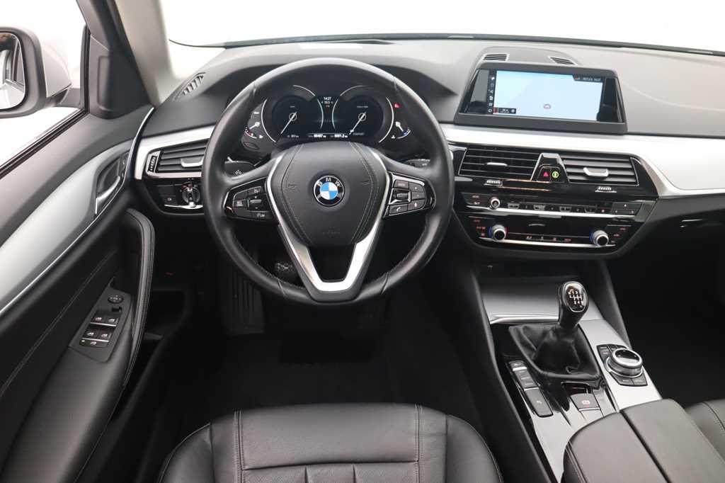 BMW 5 Series 2018 фото 3