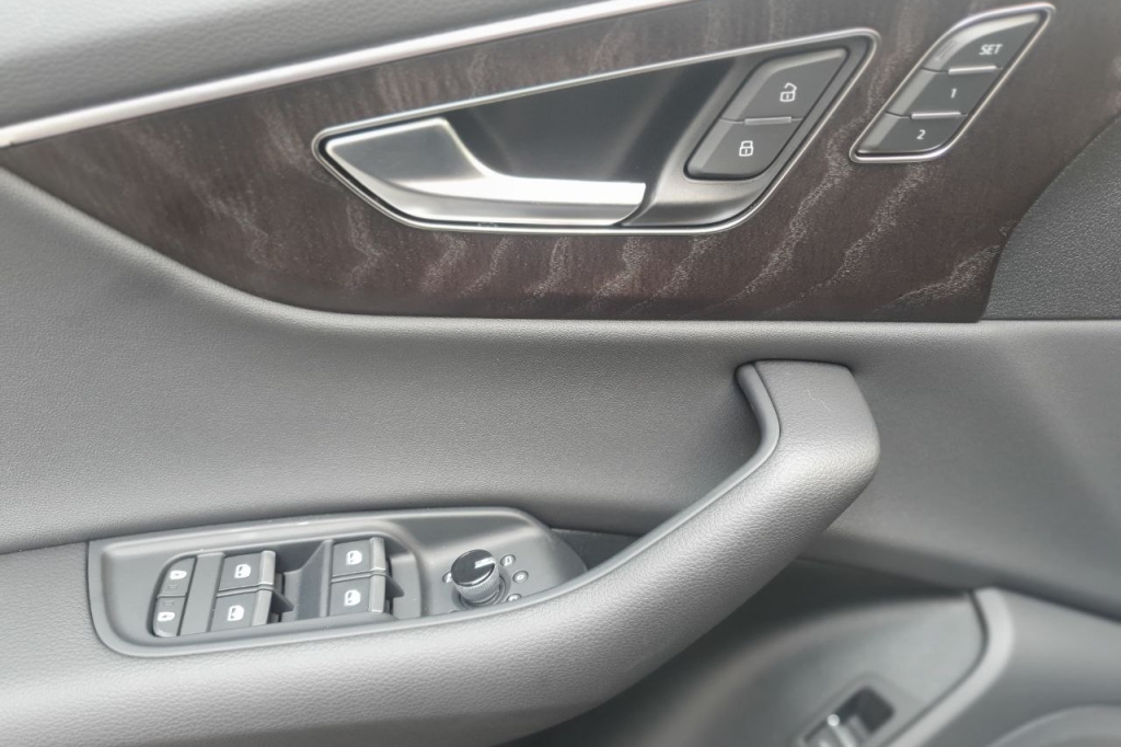 Audi Q8 50 TDI 2023 фото 7