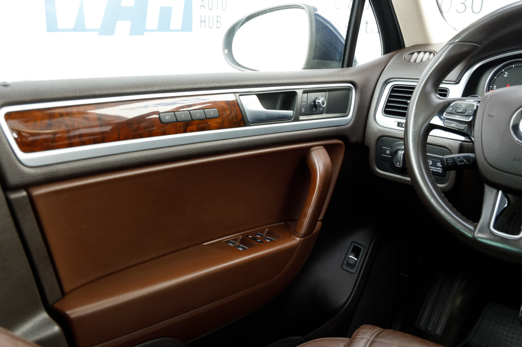 Volkswagen Touareg 2012 photo 25