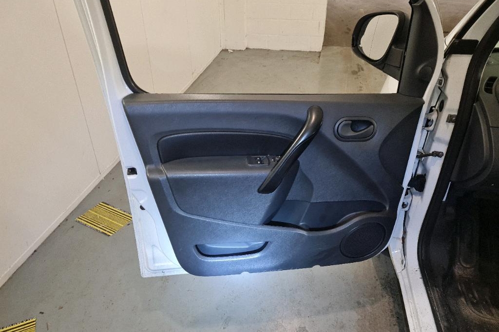 Renault Kangoo Express Maxi 2015 фото 40