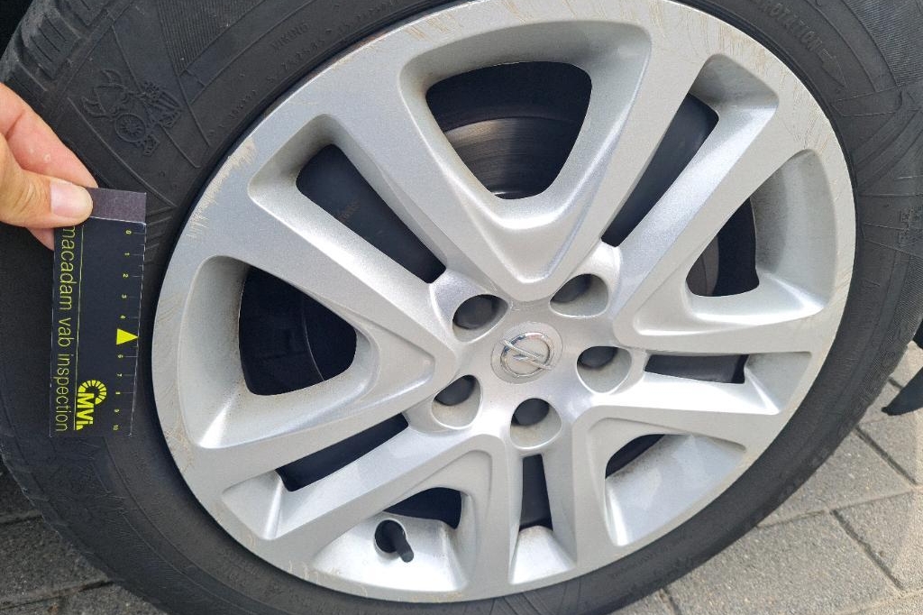 Opel Astra Sports Tourer 2017 фото 21