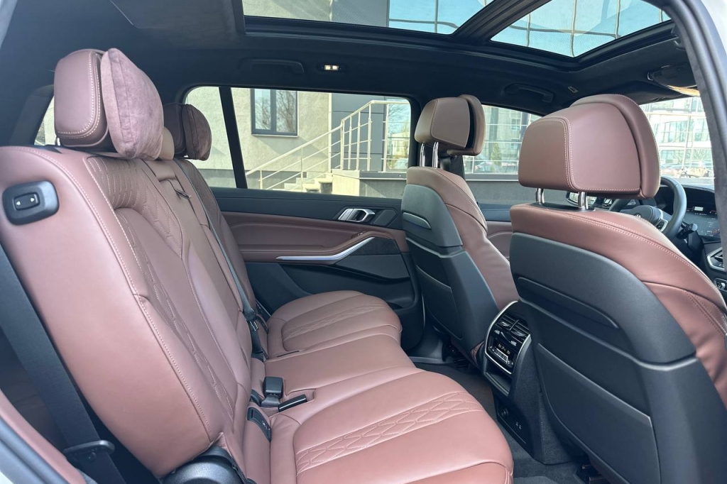 BMW X7 M50d 2020 фото 16