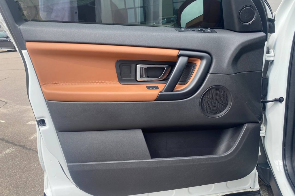 Land Rover Discovery Sport 2017 фото 8