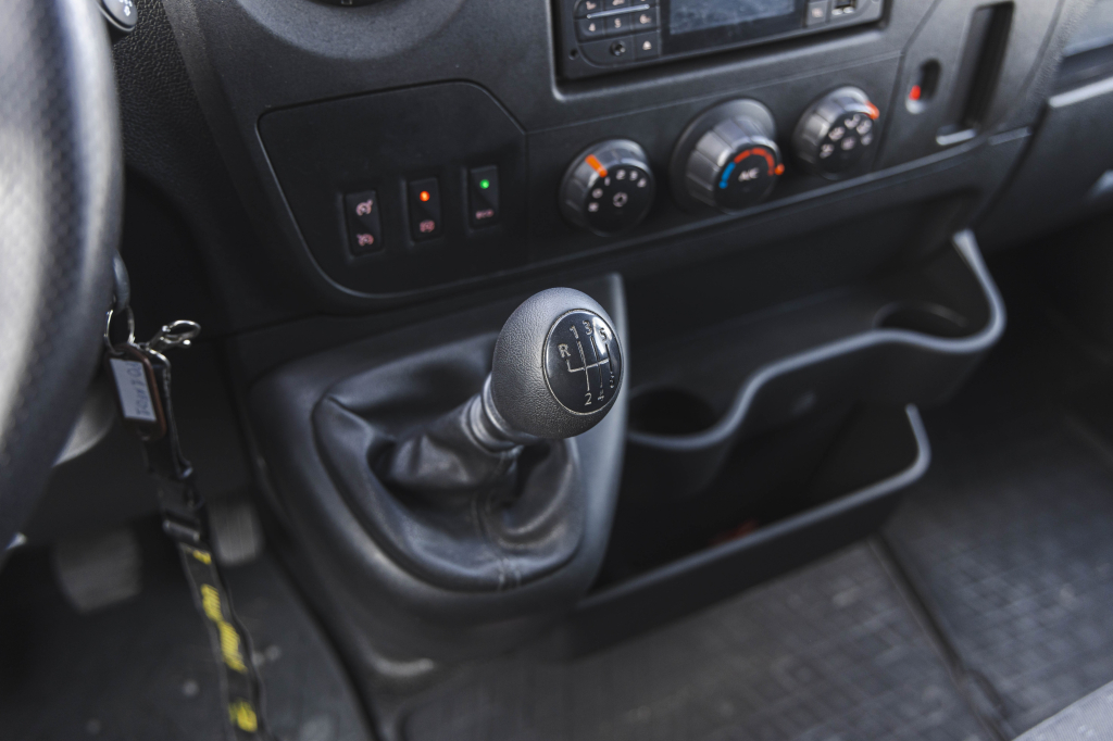 Opel Movano 2019 фото 25