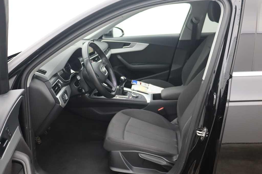 Audi A4 Avant 2017 photo 1