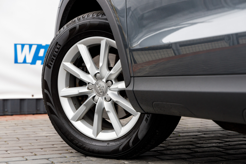 Audi Q3 2012 фото 8