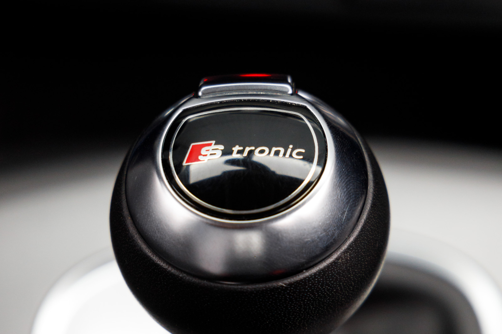 Audi Q3 2012 фото 23