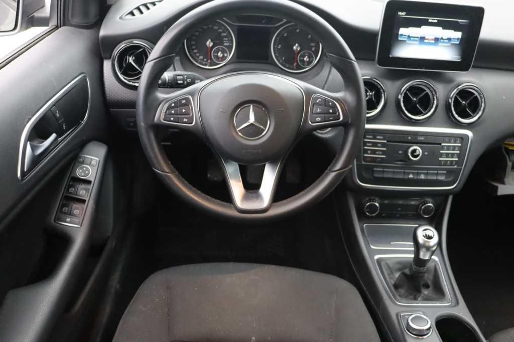 Mercedes-Benz A-Klasse 2017 фото 3