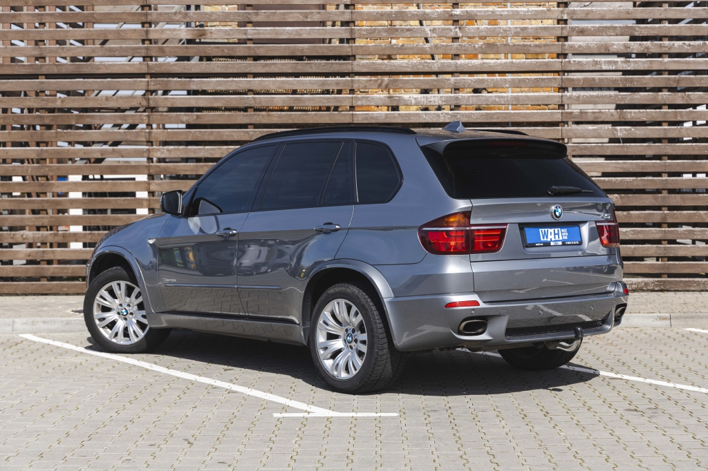 BMW X5 2010 фото 10