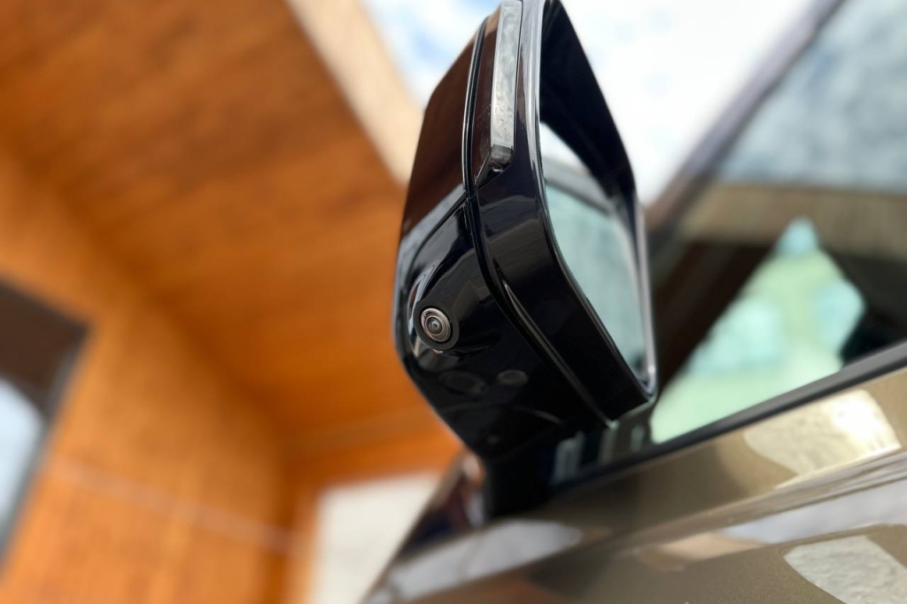 Land Rover Defender 2020 photo 24