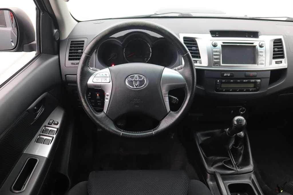 Toyota Hilux 2015 photo 3