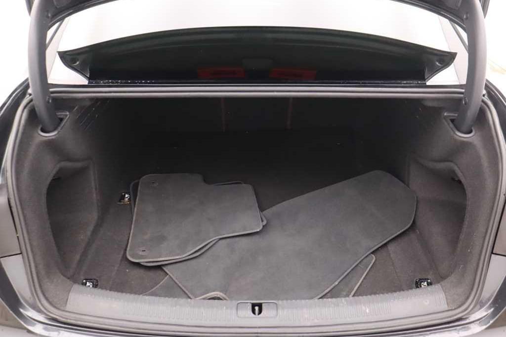 Audi A4 2016 фото 3