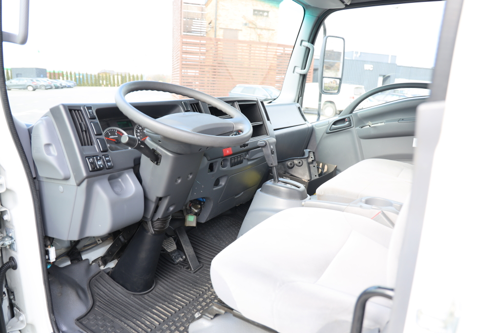 Isuzu NPR 2019 фото 35