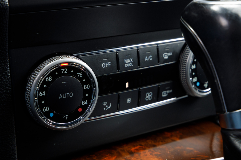 Mercedes-Benz GLK 350 2012 photo 16