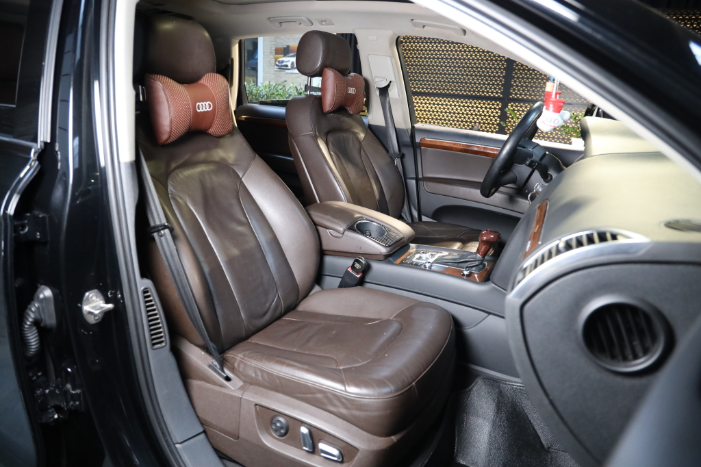 Audi Q7 2015 фото 28