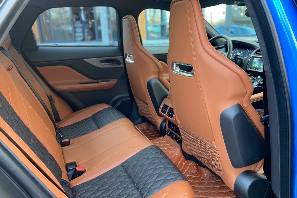 Jaguar F-Pace SVR 2020 photo 15