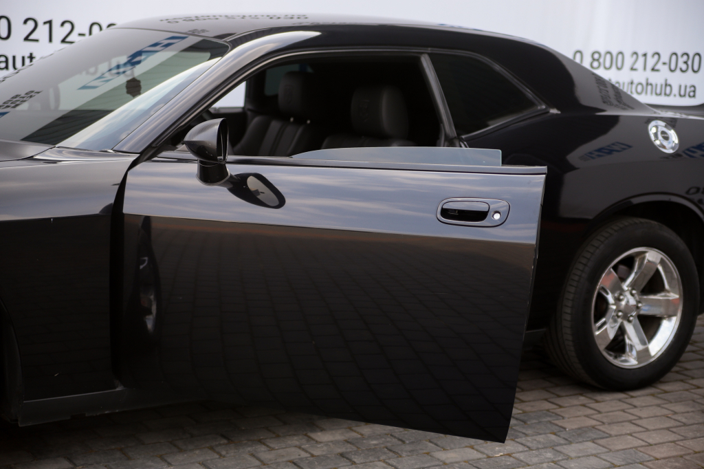 Dodge Challenger SE 2010 photo 21