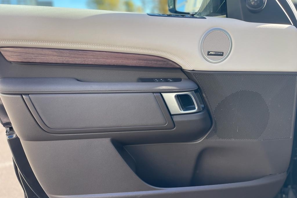 Land Rover Discovery HSE 3.0TDi 2018 фото 11