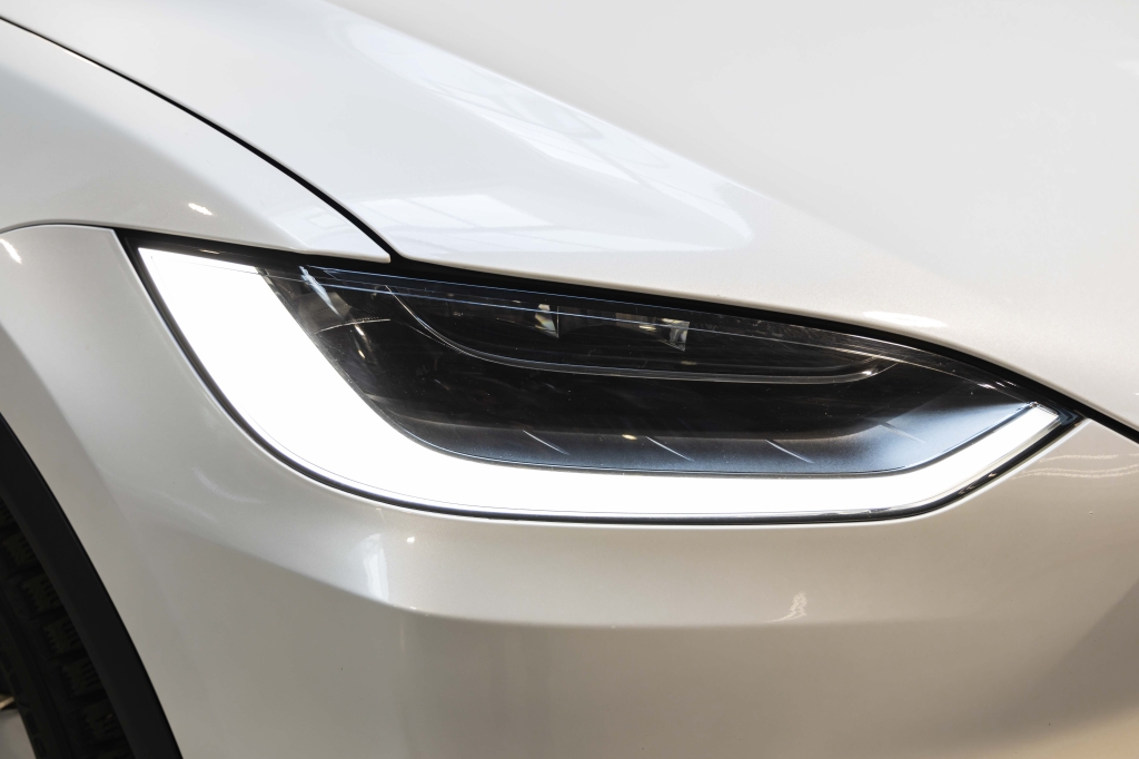 Tesla Model X 75D 2017 фото 7