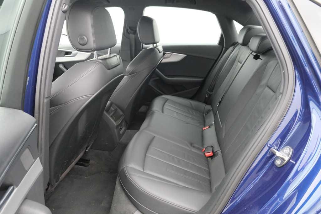 Audi A4 2017 фото 5