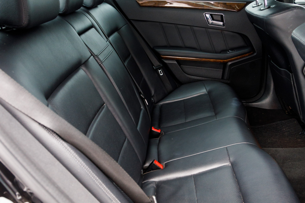 Mercedes-Benz E 200 CDI 2010 photo 14