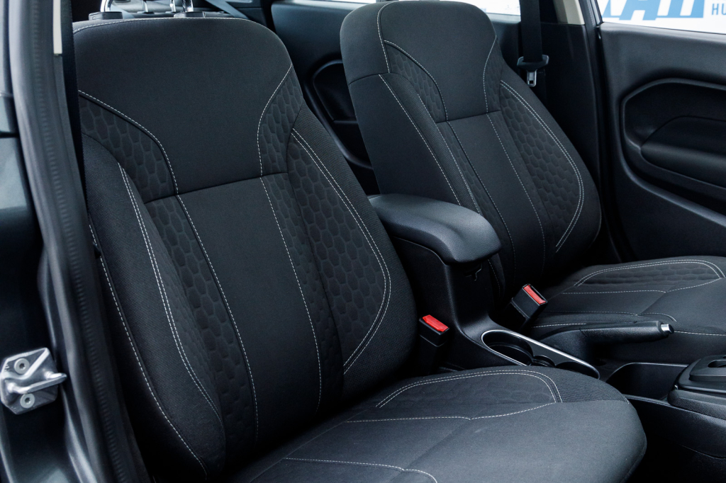 Ford Fiesta SE 2019 фото 22